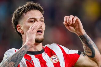 curg laudele in olanda pentru dennis man a inflorit cu adevarat perfect briliant 6905a9db45e49