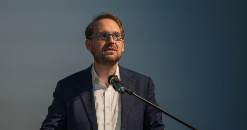 dominic fritz iesire nervoasa in scandalul numirii de la mipe acuza un atac jegos si misogin la adresa lui catalin drula 691f83c36a5b3