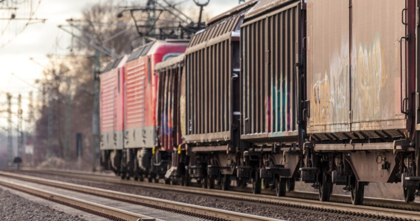 doua trenuri de marfa s au ciocnit in judetul teleorman circulatie feroviara restrictionata 691d7b641e82f