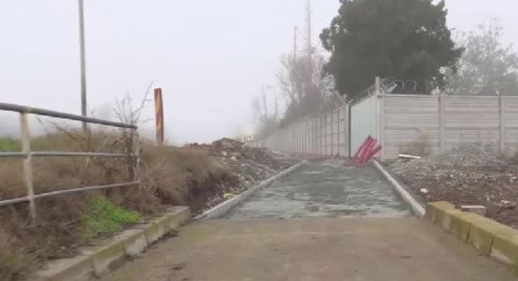 dupa doi ani de la tragicul accident provocat de vlad pascu a inceput amenajarea unui trotuar intre 2 mai si vama veche 69205235dfef1