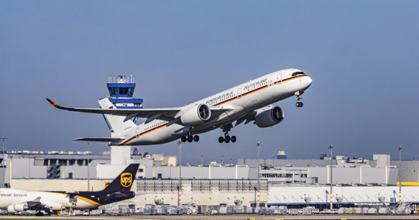 dupa precedentul creat ieri de romani trei britanici au fugit dupa avion tot pe pista aeroportului din koln ce spune politia germana 6925bfeb81845