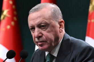 erdogan repeta scenariul dupa primarul istanbulului si seful opozitiei din turcia este dat in judecata 690cdd796831b