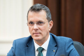 exclusiv s ar putea sa ne trezim vecini cu putin ionut mosteanu se opune taierii cheltuielilor de personal din armata 6924adb00faa6