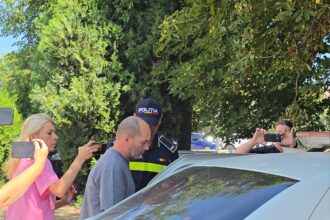 executorul judecatoresc vasile deacu ramane in arest la domiciliu decizie definitiva in dosarul fabrica de mosteniri 691ed9f7cac07