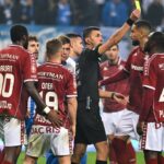 fanii universitatii craiova imprastie sageti dupa meciul cu rapid v am calcat in picioare fara asta nu va mai salveaza nimeni 6908d26e0a37d