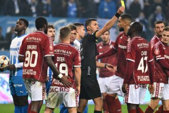 fanii universitatii craiova imprastie sageti dupa meciul cu rapid v am calcat in picioare fara asta nu va mai salveaza nimeni 6908d26e0a37d