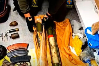 fortele speciale de la chisinau au descoperit un adevarat arsenal la un grup criminal grenade kalasnikov aruncatoare rpg 6909fb270e56b