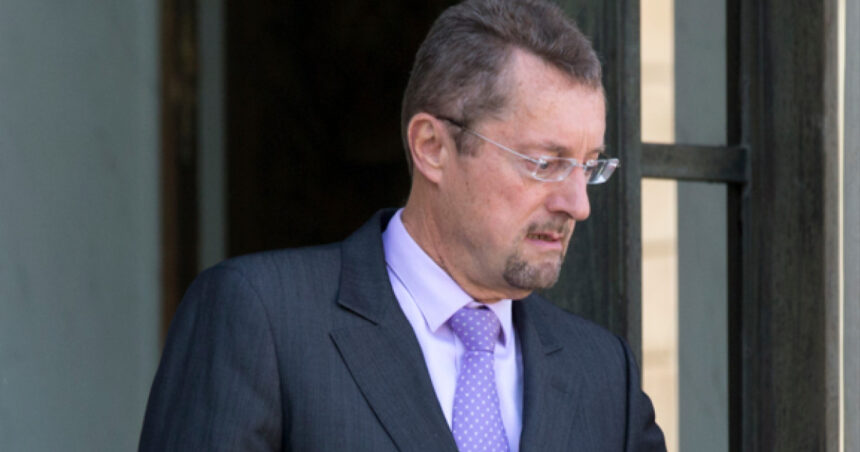 fostul sef al spionajului francez bernard bajolet va fi judecat pentru complicitate la tentativa de santaj 690a336731269