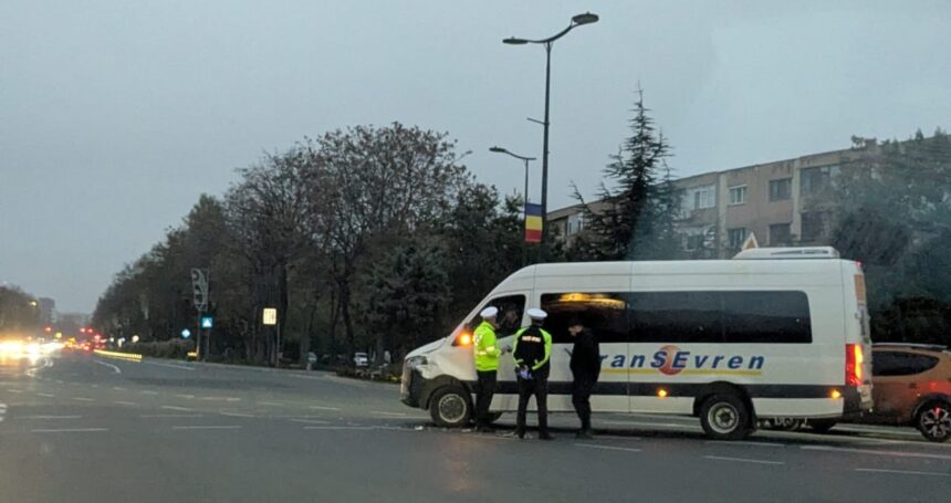 foto accident cu un microbuz in zona dacia 691a0b7d63db4