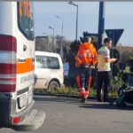 foto accident cu un moped in sensul giratoriu de la doraly 6921ae59c662d