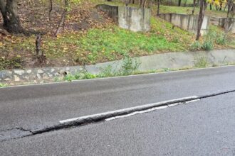 foto atentie soferi valea portului se inchide din aceasta seara nu se stie pana cand exista risc de prabusire 690dfcc5358a5