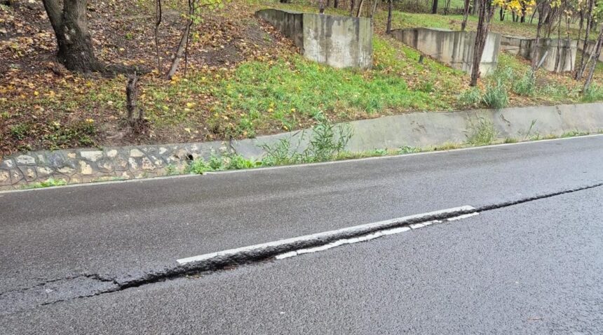 foto atentie soferi valea portului se inchide din aceasta seara nu se stie pana cand exista risc de prabusire 690dfcc5358a5