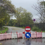 foto din cauza potentialului risc de surpare circulatia rutiera a fost inchisa pe o portiune a strazii valea portului 691d932eb927a