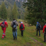 foto pe munte nu esti in civilizatie salvamont zarnesti solicitat sa intervina la un turist neechipat care le a transmis ca este ud 692363475e372