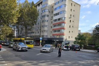 foto video bmw implicat in accident langa policlinica 2 69088ca334f5c