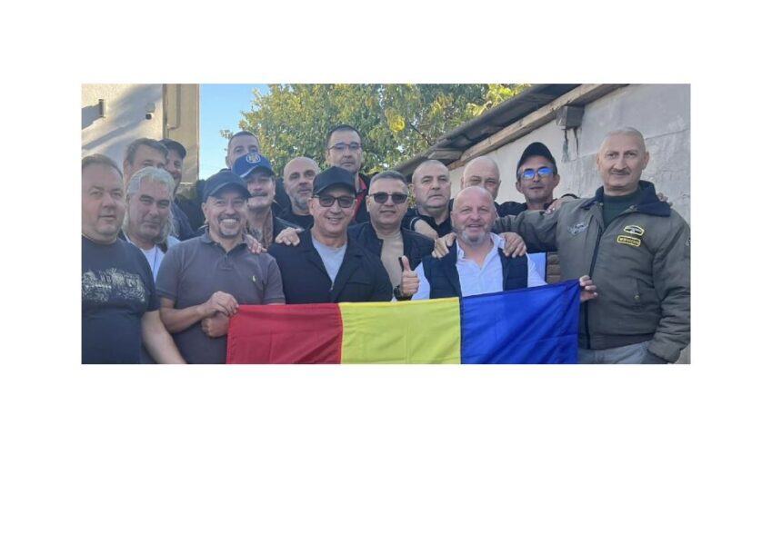 foto video un drapel de 20 de metri patrati a fost oferit catedralei nationale de un grup de militari veterani din constanta 690b08e91aeb0