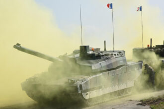 franta este in alerta aeriana dupa ce o drona a survolat un convoi de tancuri leclerc 691602e0f0957