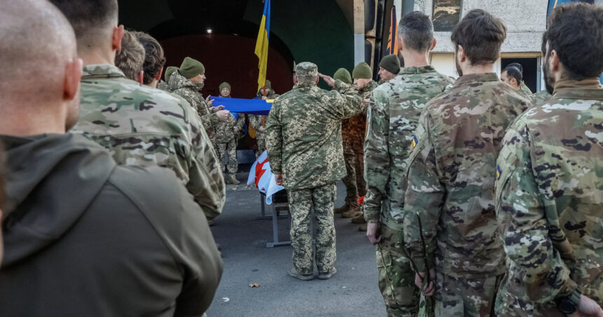 gafa mortala a armatei ucrainene piloti de elita au fost ucisi de o racheta balistica in timp ce erau decorati in aer liber 6909e2880de4b