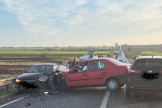 galerie foto accident rutier intre trei masini pe podul de la cumpana o minora ranita 692011eb0ca6d