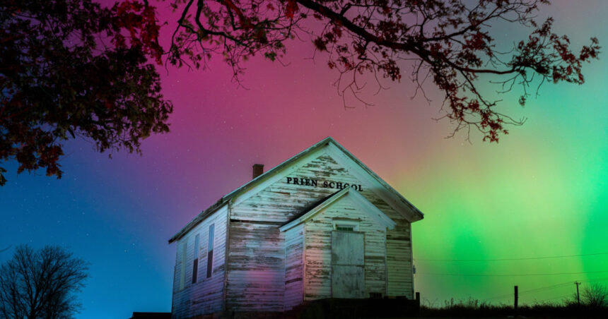 galerie foto aurora boreala vizibila in sua din new york pana in texas pe fondul unei furtuni geomagnetice care a luminat cerul 6915682e9f93e