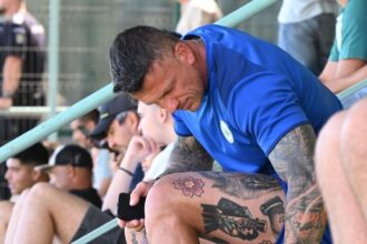 galerie foto ii poate lua titlul lui stelea de arnold de romania cum arata fostul fotbalist 6913b2cfee59b