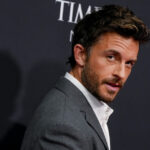 galerie foto jonathan bailey desemnat cel mai sexy barbat in viata in 2025 el este cunoscut pentru rolurile din wicked si bridgerton 690daee8c35b3