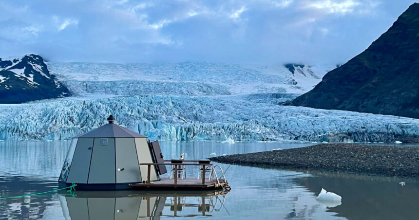galerie foto o bijuterie ascunsa in groenlanda de est cabana plutitoare care ofera experienta unei evadari complete 691c0c602ed5b
