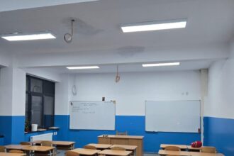 galerie foto update ce spun reprezentantii unitatii de invatamant continua problemele la scoala gimnaziala nr 7 remus opreanu parintii reclama ca elevii invata in frig si mucegai 691348deac159