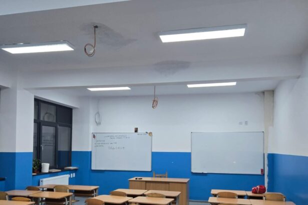 galerie foto update ce spun reprezentantii unitatii de invatamant continua problemele la scoala gimnaziala nr 7 remus opreanu parintii reclama ca elevii invata in frig si mucegai 691348deac159