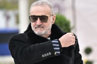 gigi becali da jos militaria din pod la fcsb la revedere ma risc si gata 6914e12b267ec