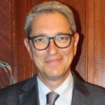 guvernul l a rechemat in tara pe consulul romaniei la cape town fostul prezentator tv andrei zaharescu el se afla la post din 2013 691f3d64804b4