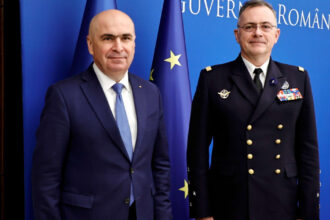 ilie bolojan intalnire cu amiralul pierre vandier prioritatile romaniei in nato si modernizarea armatei printre temele discutate 690a3a7c8627f