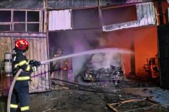 incendiu violent la fosta fabrica munca si arta din municipiul constanta 6922c06a2549a