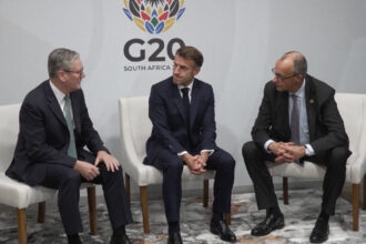 intalnire intre macron merz si starmer pentru a discuta despre planul sua pentru ucraina 6921cf1607783