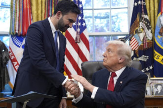 intalnire surprinzatoare in biroul oval donald trump l a primit pe primarul new york ului cu care a avut replici dure in campanie 69216c6fd725c