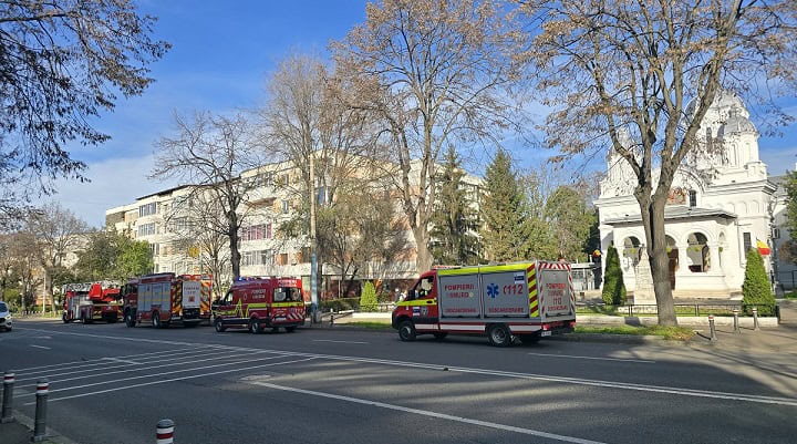 interventie a pompierilor pe bdul tomis din constanta o persoana de 84 de ani transportata la spital 692702562fb12