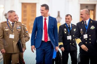 ionut mosteanu a demisionat din functia de ministru al apararii nationale 6929858728621