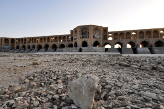 iranul incearca sa provoace ploaia a insamantat norii in speranta ca va scapa de cea mai grava seceta din ultimii 50 de ani 691a1aa18989f