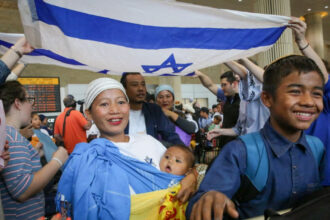 israelul vrea sa repopuleze nordul tarii cu mii de indieni urmasi ai unui vechi trib mentionat in biblie 692439806fb64