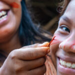 jumatate dintre popoarele indigene izolate ale lumii risca sa dispara richard gere cat timp ii mai privim ca pe daune colaterale 690774475f8c6