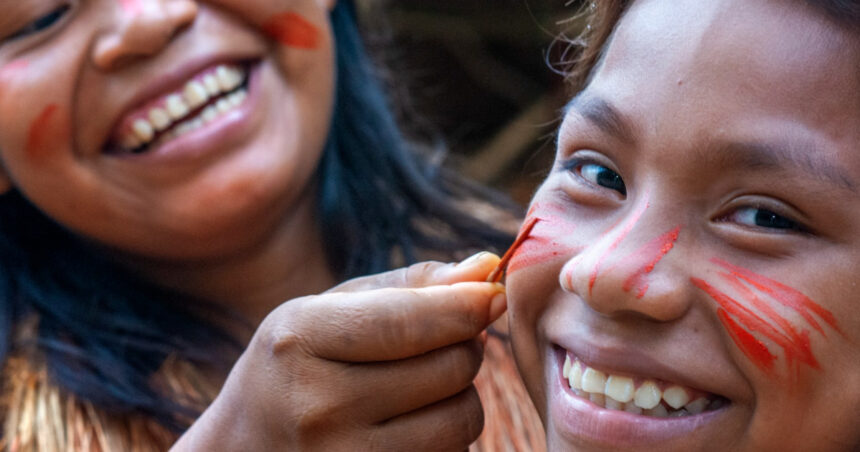 jumatate dintre popoarele indigene izolate ale lumii risca sa dispara richard gere cat timp ii mai privim ca pe daune colaterale 690774475f8c6