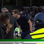 l a bagat pe ratiu si s a lasat cu scandal antrenorul a explodat in timpul meciului si a rupt usa imediat dupa fluierul final 690da45b2c880