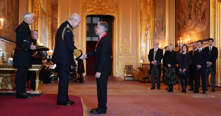 laureatul nobel kazuo ishiguro decorat la castelul windsor ce i a spus regele charles scriitorului despre inteligenta artificiala 690a5a10893ba