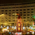 luminitele de sarbatori au fost aprinse in capitala primarul interimar a deschis targul de craciun din piata constitutiei 692b5a2cafa0e