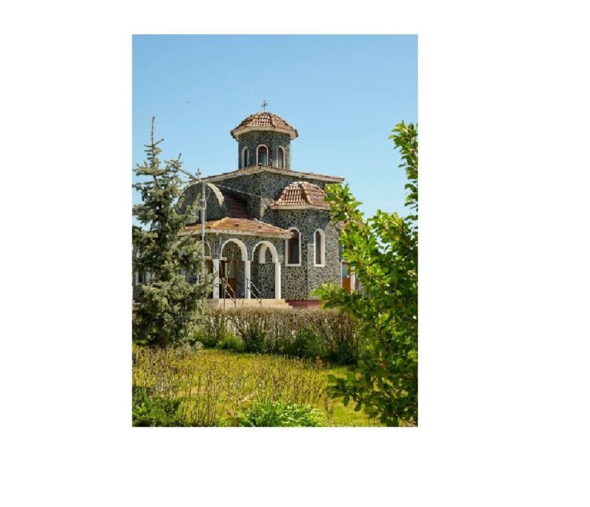 manastirea colilia isi sarbatoreste hramul intrarea in biserica a maicii domnului credinciosii se pot inchina la racla cu 30 de sfinte moaste 690b52beb1dd1