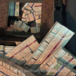 membru aur acuzat de contrabanda cu tigari ce au descoperit anchetatorii la perchezitii 6911af800b2e9