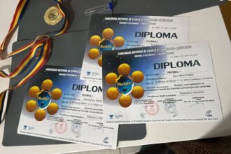 mihai robert beu si adrian robert zama de la colegiul national mihai eminescu din constanta premiati la concursurile nationale digital challenge si rosef 2025 691083bf6b9f0