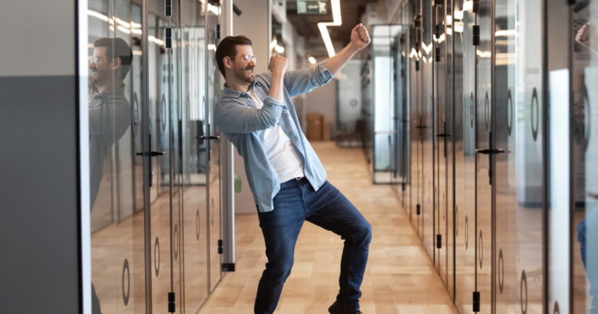 ministerul muncii promite stimulente pentru tineri si mame cu trei copii economist e o masura 90 populista 69145be7b1ff7