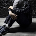 ministrul educatiei cere o analiza privind modul in care un liceu din cluj a gestionat cazul unui copil batut si umilit de colegi 691a100781004