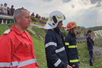 misiune cu final fericit la murfatlar un barbat de 70 ani ratacit in padure a fost gasit de echipele de salvatori 69068700be117